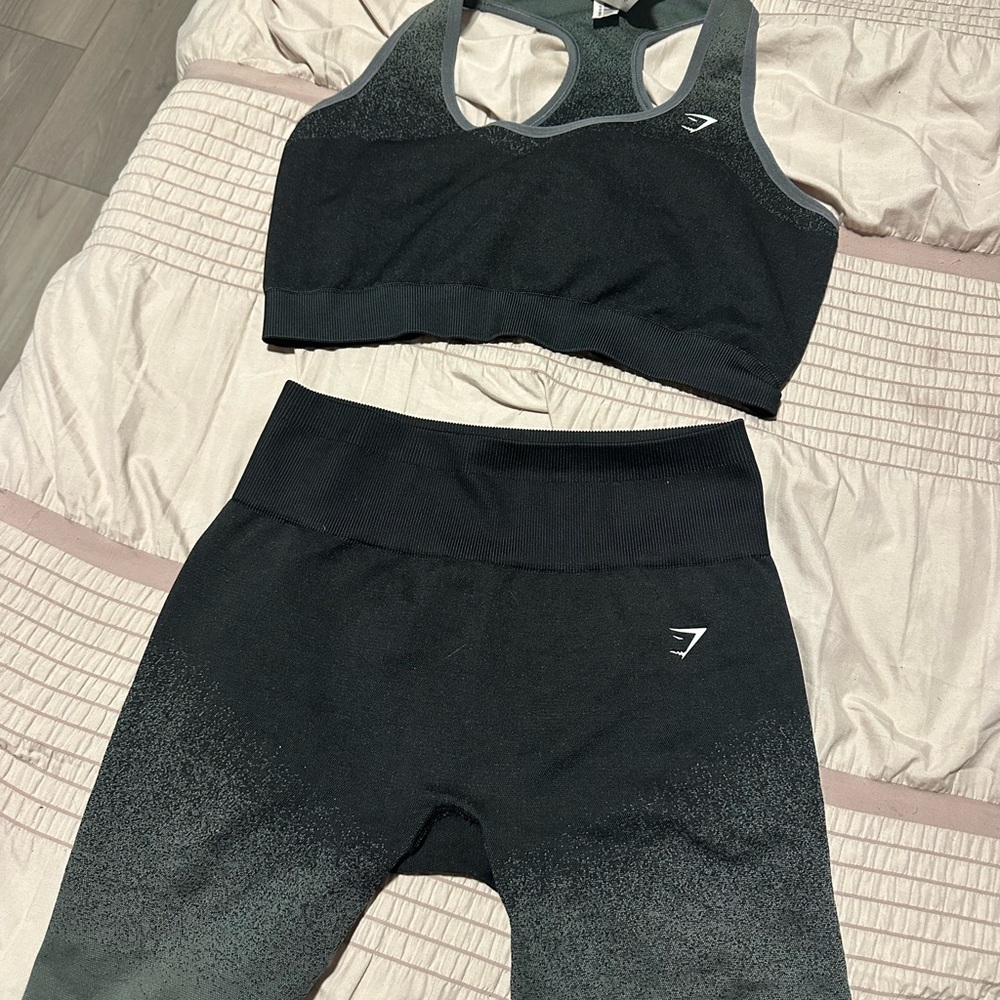 Matching gym shark set. Ombré black and Grey